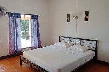 پانسیون Holiday Resort   Sha Plus