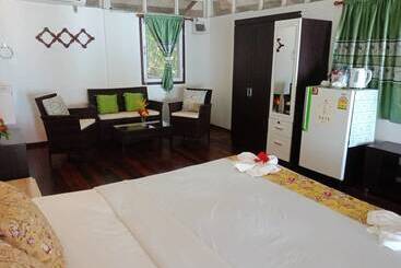 پانسیون Holiday Resort   Sha Plus