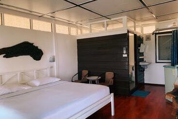 پانسیون Holiday Resort   Sha Plus