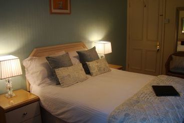 بنسيون Pine Lodge