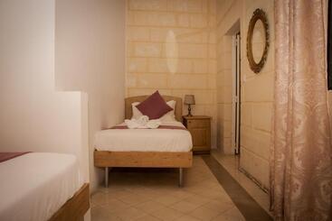 پانسیون Point De Vue Guesthouse