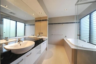 Pinnacle Apartments Hamilton Island