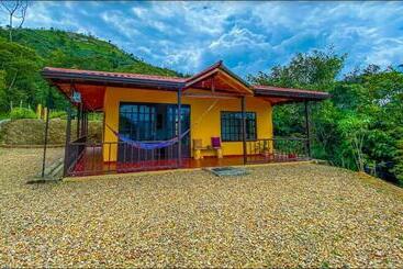 Casas De Campo   El Paraíso - La Vega