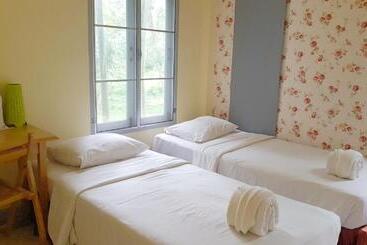 Brookside Valley Resort
