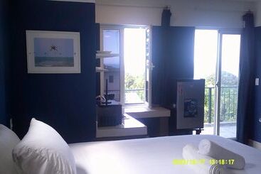 E&j Boutique Residences
