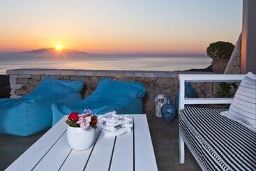 آپارتمانهای توریستها Eolia Luxury Villas