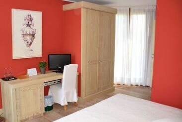 هتل Albergo Vinnaeria La Baita