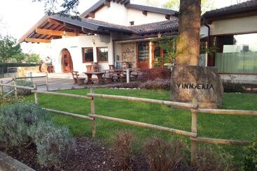 هتل Albergo Vinnaeria La Baita