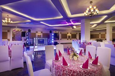 هتل Ramada Plaza By Wyndham Chandigarh Zirakpur