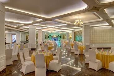 هتل Ramada Plaza By Wyndham Chandigarh Zirakpur