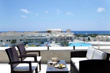 هتل Mare Blue