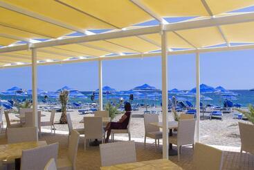 هتل Mare Blue