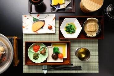 酒店 Yorozuya