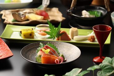 酒店 Yorozuya