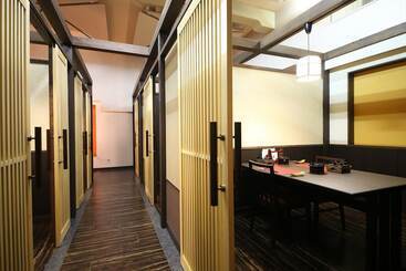 酒店 Yorozuya