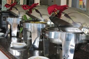 Zamzam Hotel And Resort