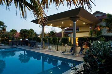 مُتل Kuirau Park Motor Lodge