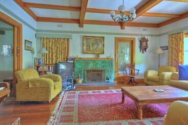 پانسیون Melville House Bed And Breakfast