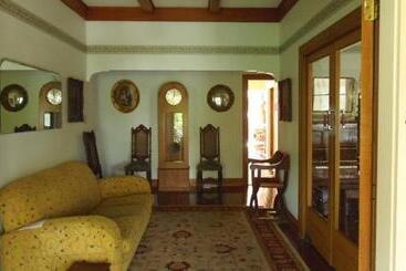 پانسیون Melville House Bed And Breakfast