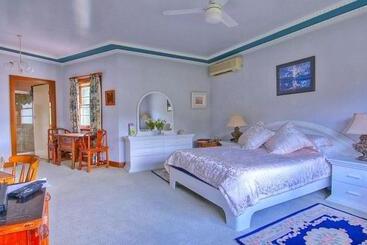 پانسیون Melville House Bed And Breakfast
