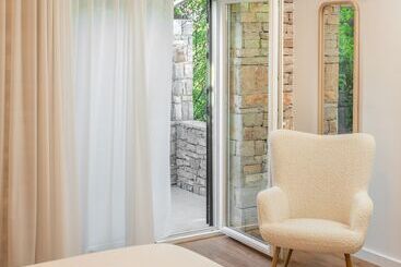 پانسیون Nono Ban Hotel & Villa