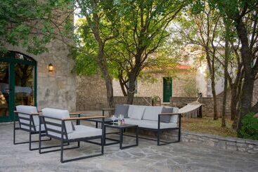 پانسیون Nono Ban Hotel & Villa