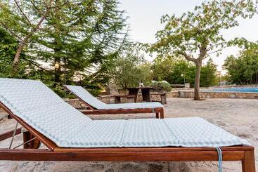 پانسیون Nono Ban Hotel & Villa