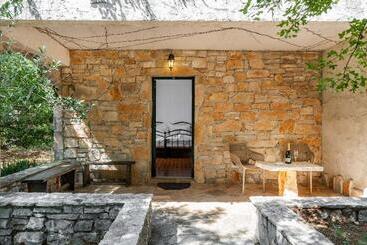 پانسیون Nono Ban Hotel & Villa