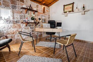 پانسیون Nono Ban Hotel & Villa
