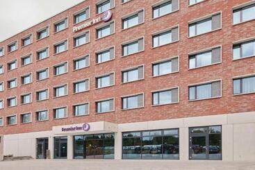 هتل Premier Inn Karlsruhe City Am Wasserturm