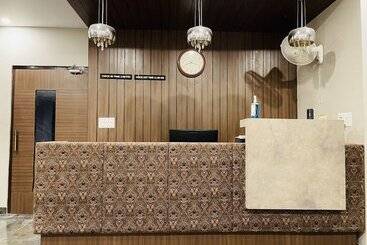 هتل Lalit International   A Boutique