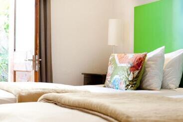 فندق صغير Ashanti Gardens Guesthouse