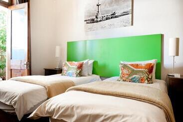 فندق صغير Ashanti Gardens Guesthouse