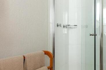 فندق صغير Ashanti Gardens Guesthouse