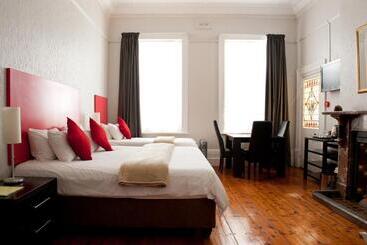 فندق صغير Ashanti Gardens Guesthouse