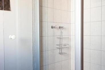 فندق صغير Ashanti Gardens Guesthouse