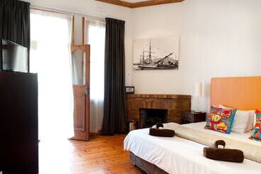 فندق صغير Ashanti Gardens Guesthouse
