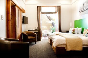 فندق صغير Ashanti Gardens Guesthouse