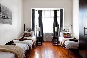 فندق صغير Ashanti Gardens Guesthouse