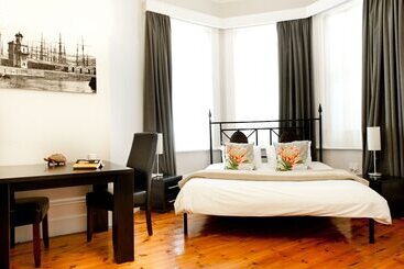 فندق صغير Ashanti Gardens Guesthouse