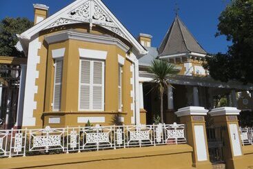 فندق صغير Ashanti Gardens Guesthouse