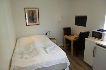 تختخواب و صبحانه Engholmbb