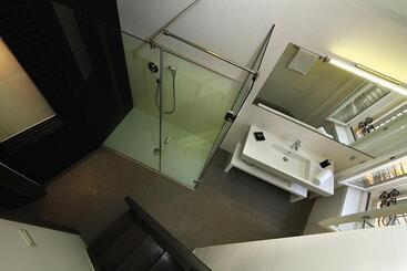 تختخواب و صبحانه La Porta Luxury Rooms