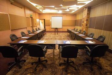 Go Hotels Iloilo