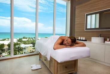 Hilton At Resorts World Bimini