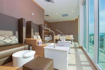 Hilton At Resorts World Bimini