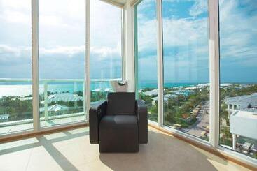 Hilton At Resorts World Bimini