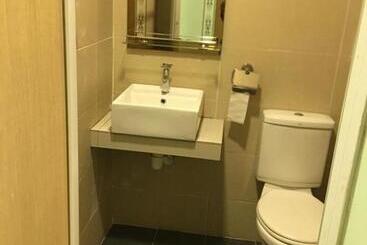 Casa Hotel Near Klia 1
