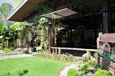 هتل Country Village