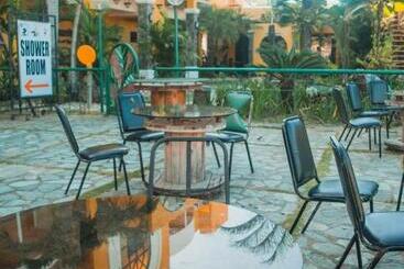 هتل Country Village